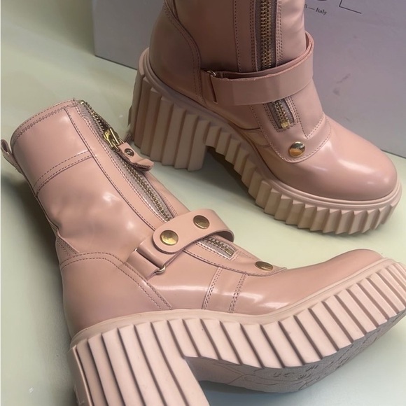 Agl Made in Italy Pink Platform Shoes with Chunky Sole